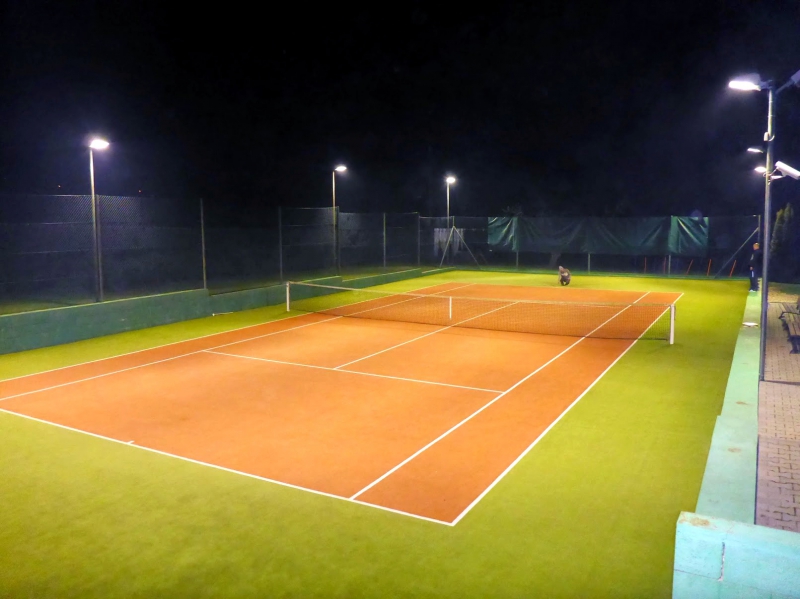 Hřiště, kurty a jiná venkovní sportoviště Hřiště, kurty a jiná venkovní sportoviště